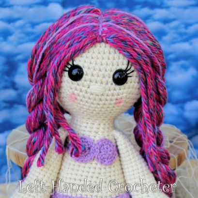 Putting Hair on Crocheted Dolls |